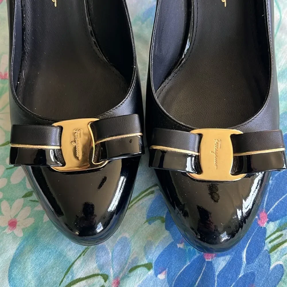 Salvatore Ferragamo Mixed Leather Heels - 9B